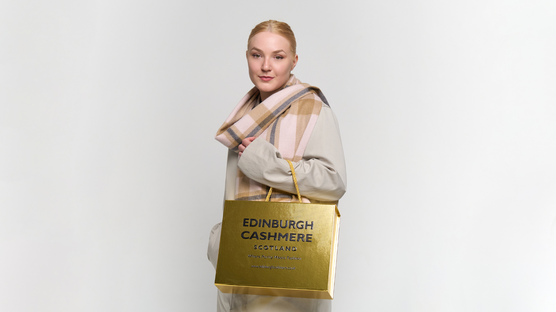 Scotland Love: Iconic Valentine’s Day Cashmere Scarves