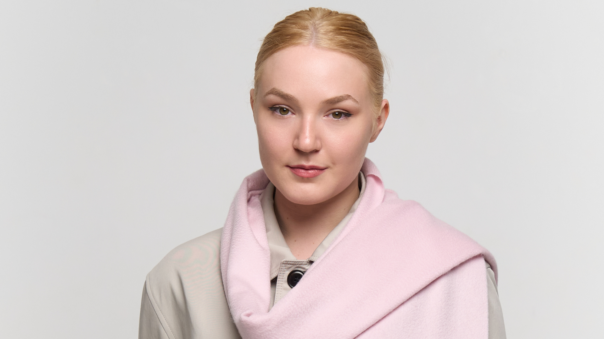 Luxury Cashmere Scarves in Elegant Gift Packaging